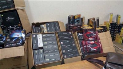 ريسيفرات فك الشفرات في قبضة الأمن.. سقوط تاجر غير مرخص بالمقطم