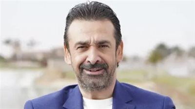 كريم عبد العزيز: صانع البهجة وأيقونة الشباك في تاريخ السينما الحديثة