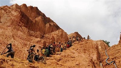 كارثة في الكونغو.. مقتل 200 شخص إثر انهيار منجم 