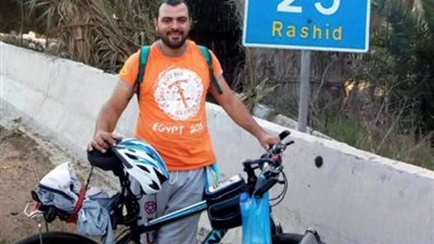كاتب «الطريق إلى مكة».. رحلة إنسانية بالدراجة مع الرحالة عمرو سليم