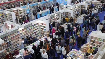 معرض القاهرة الدولي للكتاب يقترب من 6 ملايين زائر ويحقق رقمًا تاريخيًا
