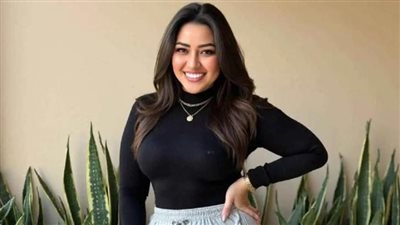 من عربة القهوة إلى تريند يوتيوب: المحطات الفارقة في حياة الفنانة رحمة محسن