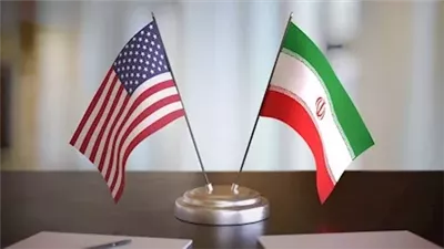 بين الدبلوماسية والوعيد العسكري.. قائد القيادة المركزية الأمريكية يشارك في مفاوضات مسقط
