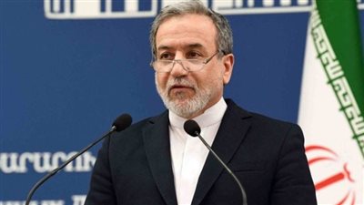 عباس عراقجي: رد إيران سيطال جميع القواعد الأمريكية في المنطقة