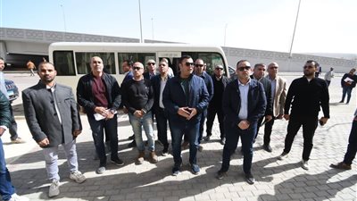 وزير الإسكان يوجه بتكثيف الأعمال بمشروع 
