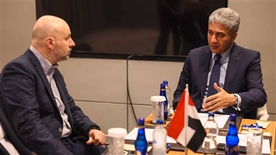 وزير السياحة يبدأ لقاءاته المهنية بتركيا بعقد اجتماعات مع شركات الطيران لتعزيز الحركة السياحية الوافدة لمصر