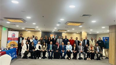 في ختام معرض الجامعات بالكويت.. ازدحام غير مسبوق من الجالية المصرية