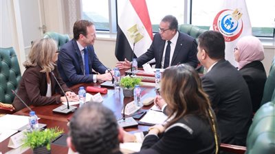 مصر وإسبانيا تبحثان فرص التعاون في مجالات الطب والعلاج والتعليم الطبي