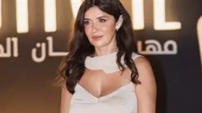 جميلة الجميلات: رغم الإصابة.. غادة عادل تخطف الأنظار مع إنجي علي في أحدث ظهور