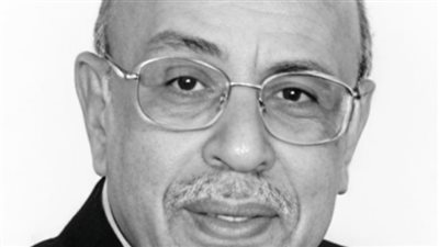 جامعة القاهرة تنعي ببالغ الحزن الدكتور مفيد شهاب رئيسها الأسبق