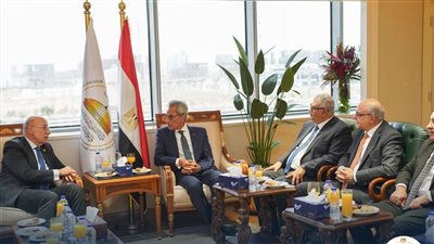 وزير الشئون النيابية يستقبل رئيس مجلس القضاء الأعلى لبحث سبل التعاون المشترك