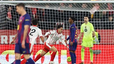 إيقاف حكم الفيديو بعد جدل هدف جيرونا أمام برشلونة