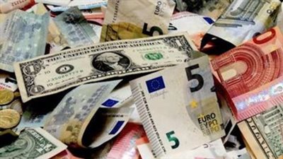 ارتفاع أسعار الدولار في 10 بنوك بمصر بين 16 و84 قرشًا