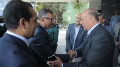 محافظ قنا الجديد يصل الديوان العام ويؤكد: مكتبي مفتوح للجميع وهدفي خدمة المحافظة وأبنائها