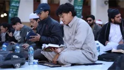 وكيل الأزهر يشارك الطلاب الوافدين إفطارهم الجماعي ويؤكد أهمية التكافل في شهر رمضان