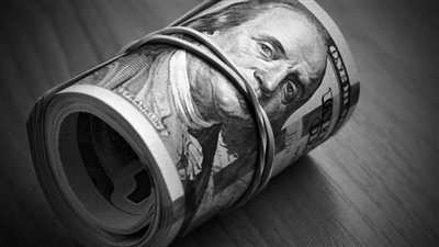 تحديث لحظي لسعر الدولار اليوم الأحد: تباين طفيف بين البنوك العاملة في مصر