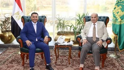 محافظ القليوبية يبحث تطوير منظومة النظافة بشبرا والخصوص