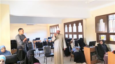 انطلاق البرنامج التدريبى عن الذكاء الاصطناعى لتنمية مهارات العاملين بمنطقة السويس الأزهرية
