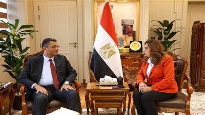 التقنين والتصالح.. وزيرة التنمية المحلية تستعرض مع محافظ البحر الأحمر أولويات العمل