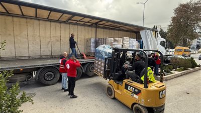 الهلال الأحمر الفلسطيني يواجه نقص الأدوية في غزة بخطة لوجستية مكثفة لنقل الإمدادات