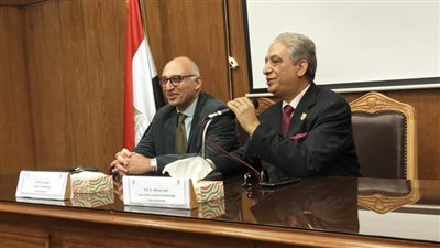 جامعة القاهرة تفتح أبواب التاريخ لطلاب 