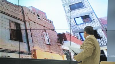 عبر الفيديو كونفرانس.. محافظ قنا يتابع أعمال إزالة عدد من مخالفات البناء في فرشوط وقنا