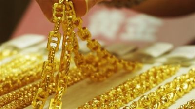 أسعار الذهب تحقق مكاسب ضخمة في فبراير: تصاعد التوترات الجيوسياسية يقود السوق