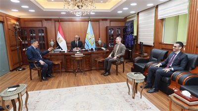 محافظ كفرالشيخ يناقش الملفات القانونية وسبل تعزيز منظومة حماية المال العام 