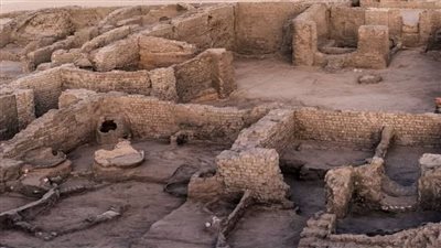 بعثة أثرية مصرية–فرنسية تكشف مدينة طوب لبن وجبانة قبطية في قنا