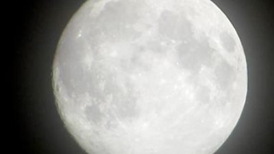 الدليل الكامل لرصد وتصوير بدر رمضان الليلة.. نصائح لهواة الفلك