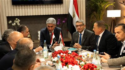 وزير السياحة والآثار يلتقي ممثلي القطاع السياحي على هامش بورصة برلين ITB 2026