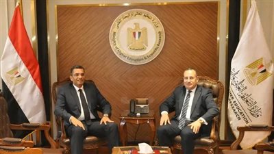 وزير التعليم العالي ومحافظ البحر الأحمر يبحثان توسيع التعاون الجامعي لدعم الخدمات الصحية والتنموية بالمحافظة