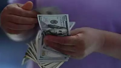استقرار سعر الصرف وتأثيره على الأسواق.. الدولار يثبت أقدامه في تعاملات السبت 7 مارس