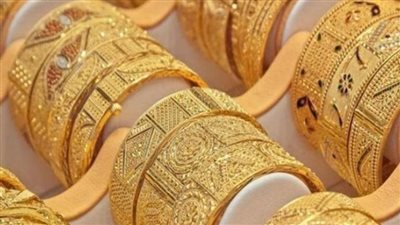 تأثير سعر الصرف على المعدن النفيس: لماذا لم تنهار أسعار الذهب محلياً رغم تراجعها عالمياً؟
