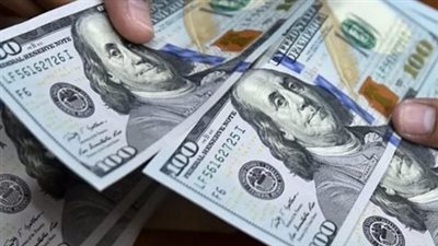 الدولار يتخطى حاجز الـ 52 جنيهًا.. تفاصيل أسعار الصرف في البنك الأهلي ومصر