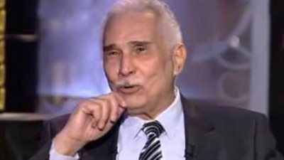 لماذا يظل عبد الرحمن أبو زهرة نموذجاً للفنان الأكاديمي المثقف في تاريخ الفن؟