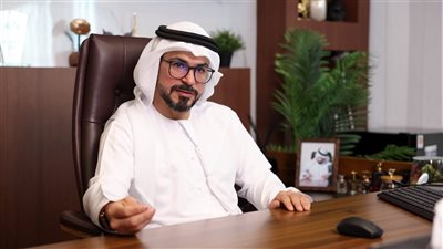 طارق الحوسني: كوكبنا يموت عطشاً والذكاء الاصطناعي يشرب من حصة البشر