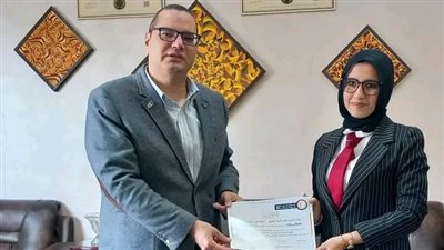 كلية الحقوق بجامعة عين شمس تحتفي بالطالبة نيروز أحمد على تحقيق المركز الثالث في مسابقة البحوث العلمية