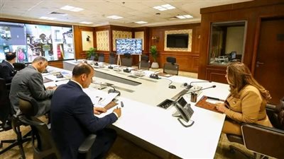 وزيرة التنمية المحلية والبيئة تتابع مع المحافظات الإجراءات الخاصة بتحديد أسعار تعريفة الركوب الجديدة