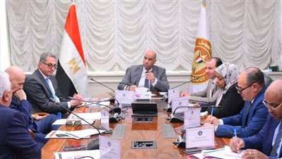 «من حقك تكون».. وزير العمل يسلم عقودًا لذوي الهمم ويشيد بنموذج التدريب للتوظيف