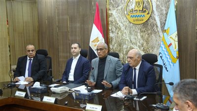 محافظ كفرالشيخ يعقد اجتماعًا لمناقشة استعدادات عيد الفطر المبارك