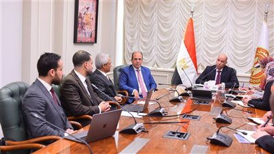 وزير العمل يبحث إطلاق منصة وطنية لتأهيل الشباب لسوق العمل العالمي