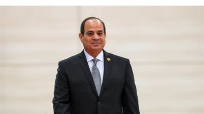 خلال احتفال ليلة القدر.. أسامة الأزهري يقدّم مجسّم مسجد العزيز الحكيم للرئيس السيسي