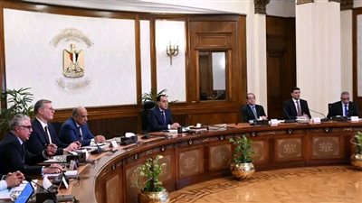 رئيس الوزراء يتابع موقف تنفيذ عدد من ملفات العمل بالمنطقة الاقتصادية لقناة السويس