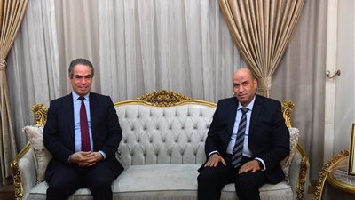 شراكة لتعزيز الوعي وبناء الإنسان.. وزير العمل يستقبل رئيس الهيئة الوطنية للإعلام