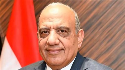 استعداداً لعيد الفطر: وزير الكهرباء يوجه بمد ساعات مراكز الخدمة وتأمين الشبكة القومية