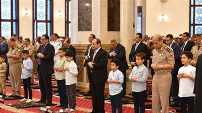 رسائل الطمأنينة والفرح: السيسي يؤدي صلاة العيد ويستعرض إنجازات الجمهورية الجديدة