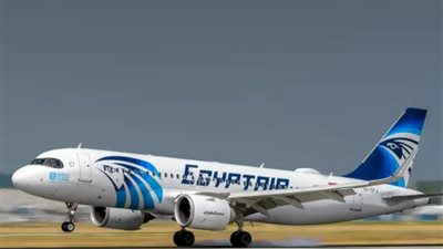 مصر للطيران تلاحق صناع السينما قانونياً بسبب استخدام زي الضيافة في 