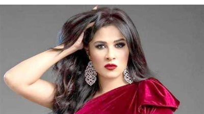 ياسمين عبد العزيز تعود بقوة في 