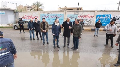 محافظ كفرالشيخ يتفقد جهود كسح مياه الأمطار بالشوارع